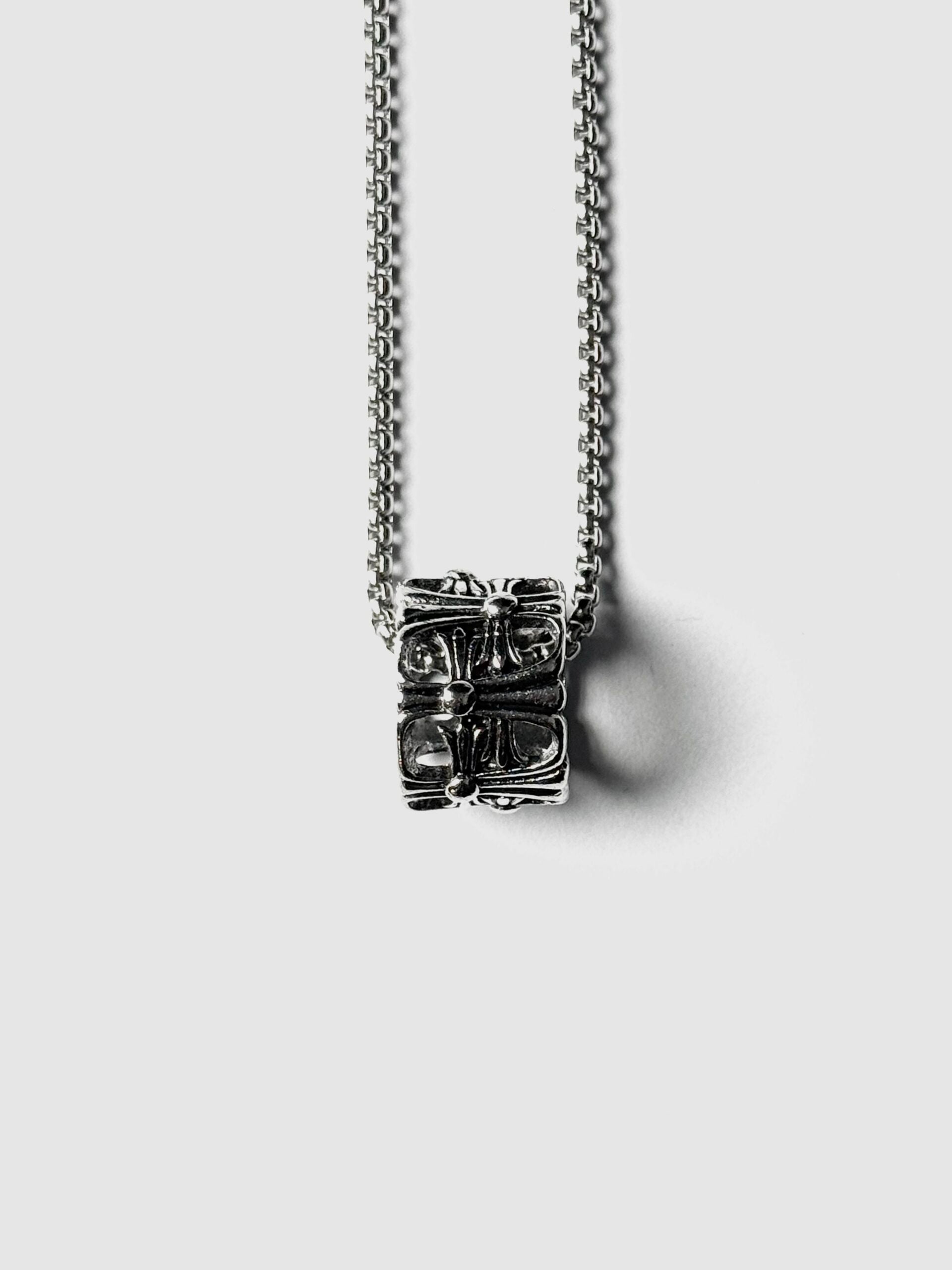 CH CHAINED RING