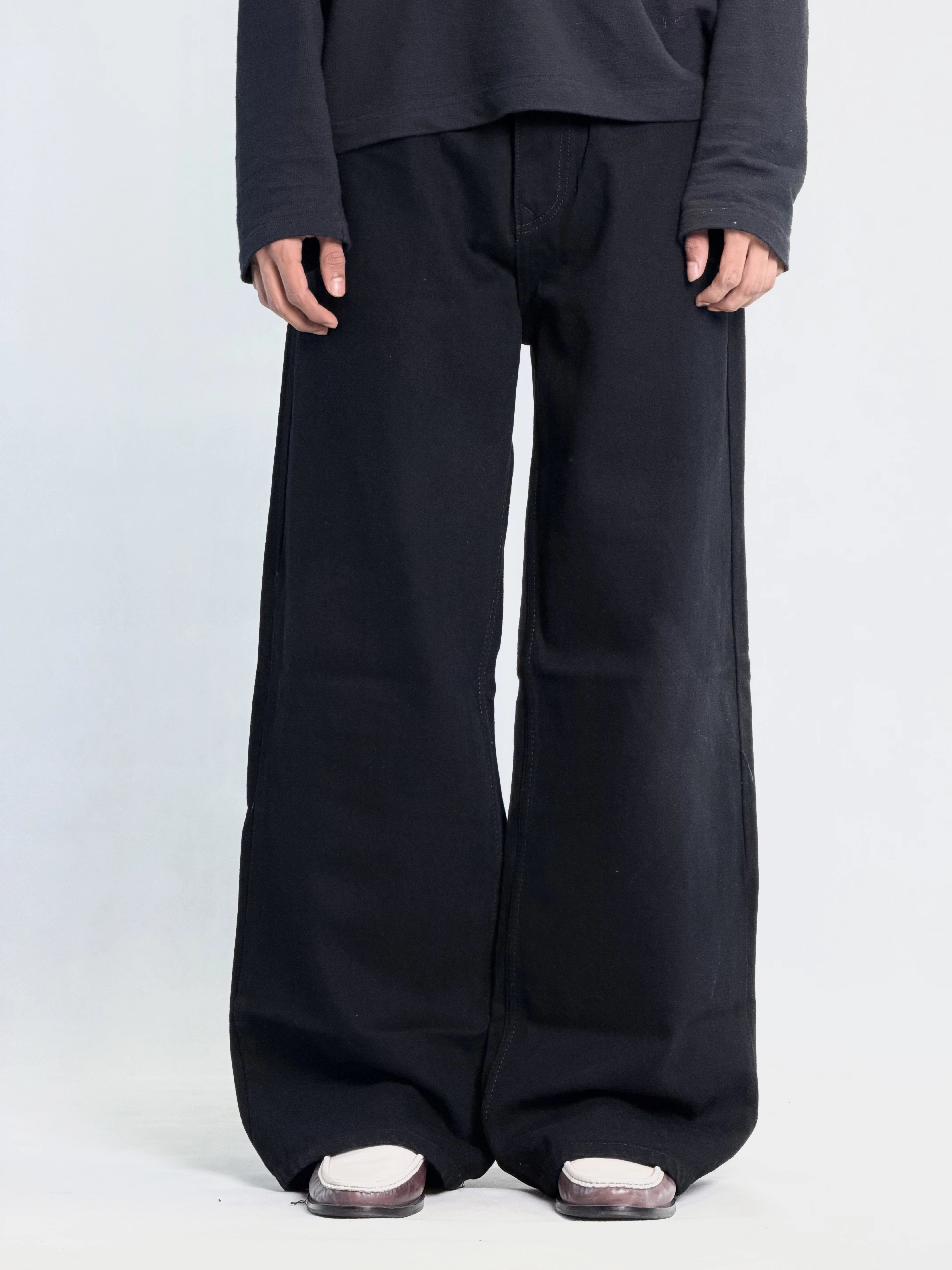KEEP BLACK WIDE