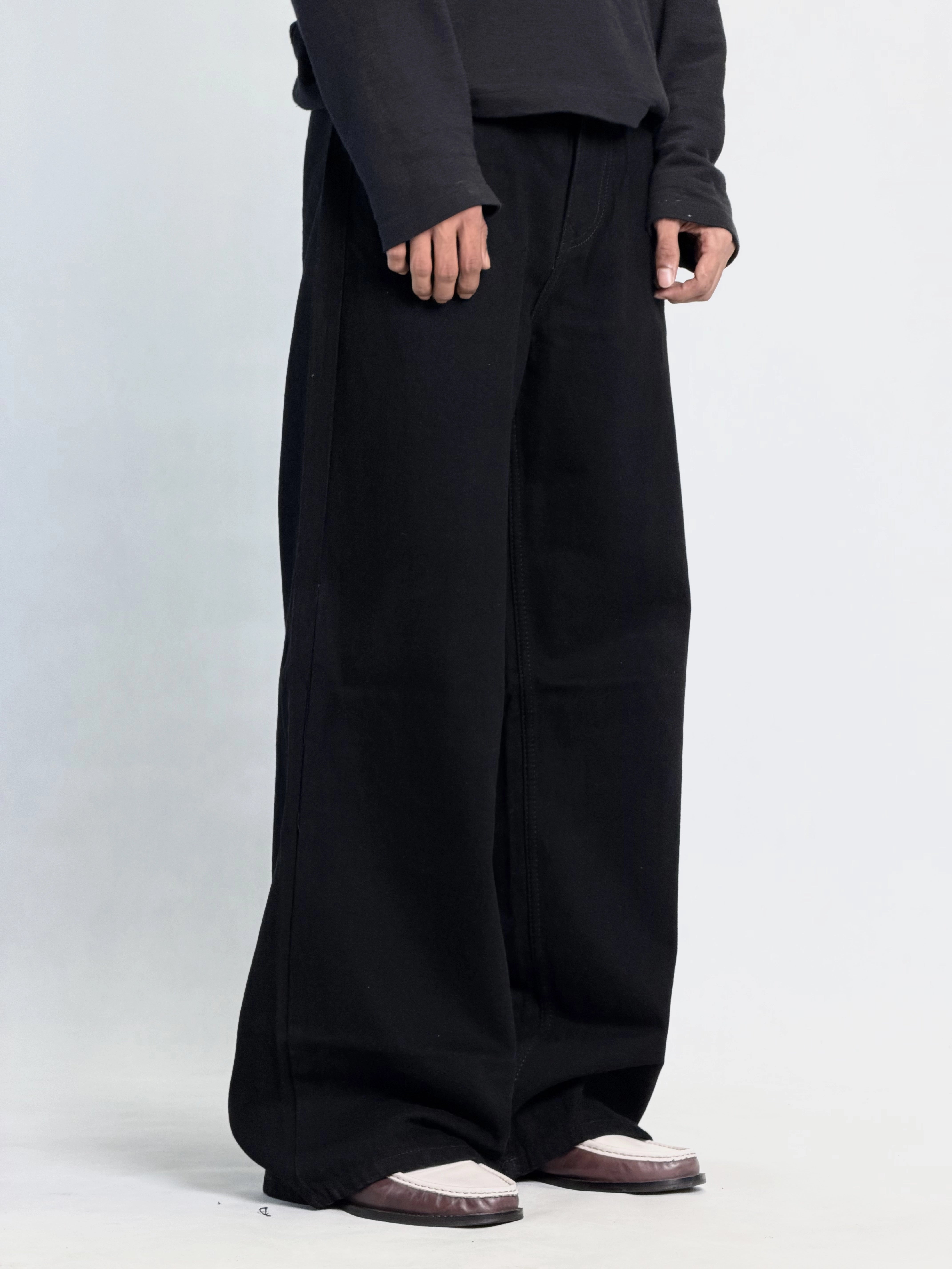 KEEP BLACK WIDE