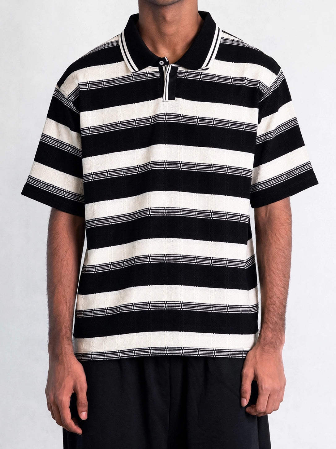 BOXY COLLAR BLACK