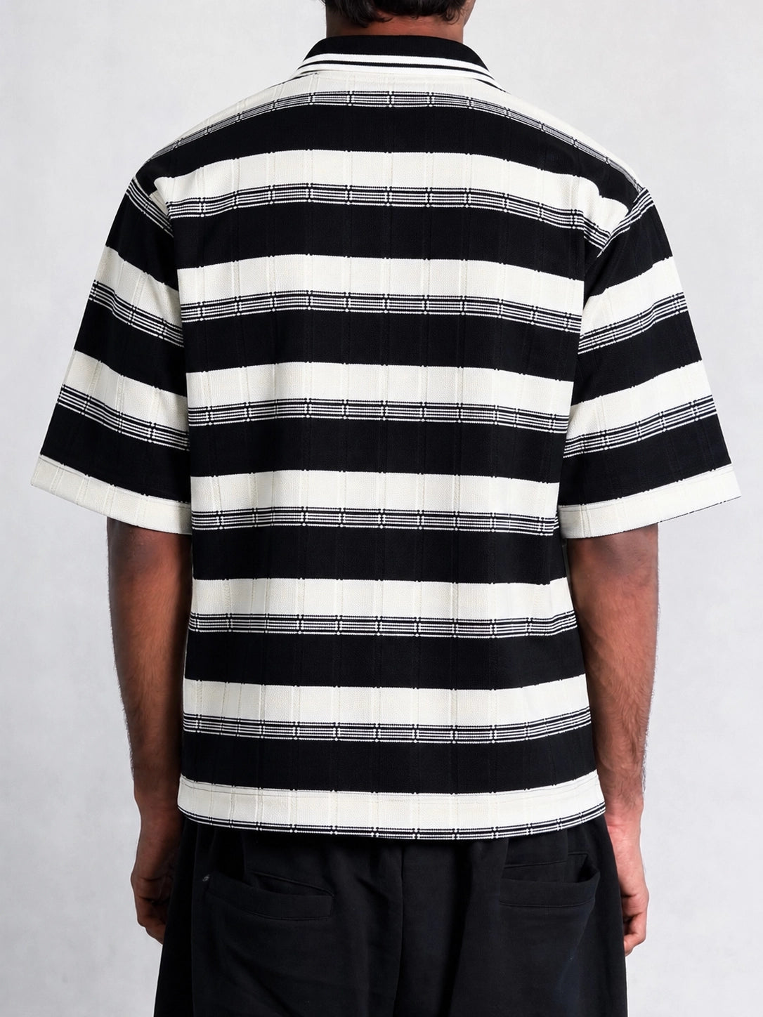 BOXY COLLAR BLACK