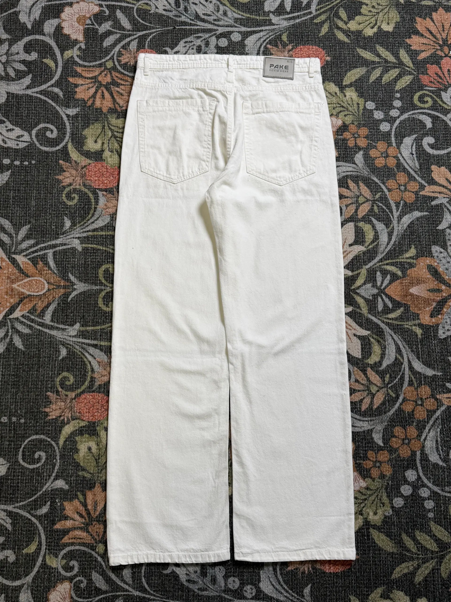 PURE WHITE STRAIGHT FIT