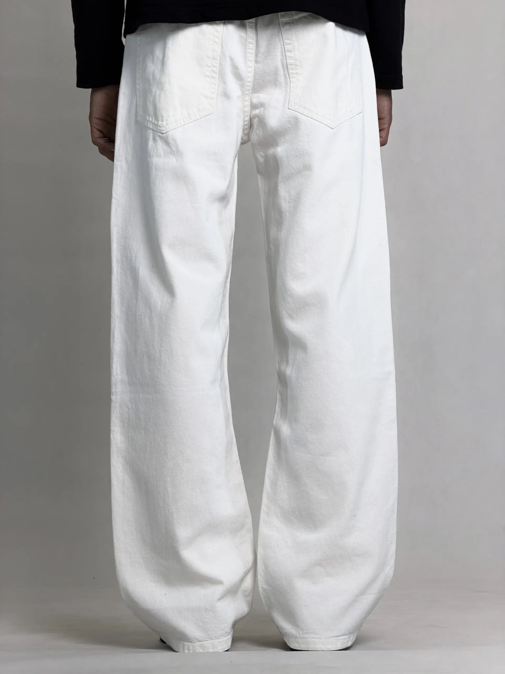 PURE WHITE STRAIGHT FIT
